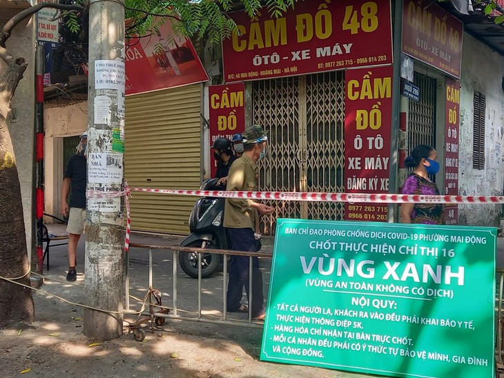 Gần 400 chốt “vùng xanh” ngăn dịch ở Hoàng Mai - Ảnh 7.