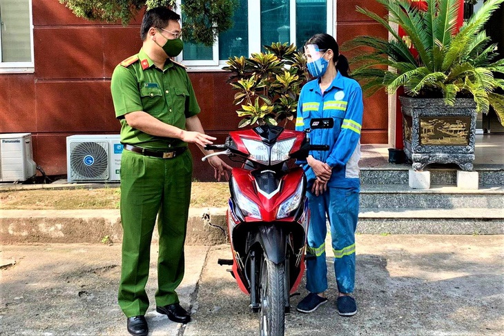 Chân dung 2 thanh niên trẻ cướp xe máy của nữ lao công trong đêm - Ảnh 3. Chân dung 2 thanh niên trẻ cướp xe máy của nữ lao công trong đêm - Ảnh 3.