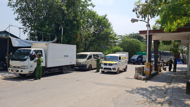 Xử lý nghiêm tình trạng lợi dụng "luồng xanh" vận chuyển hàng lậu và người trái phép - Ảnh 3. Xử lý nghiêm tình trạng lợi dụng "luồng xanh" vận chuyển hàng lậu và người trái phép - Ảnh 3.