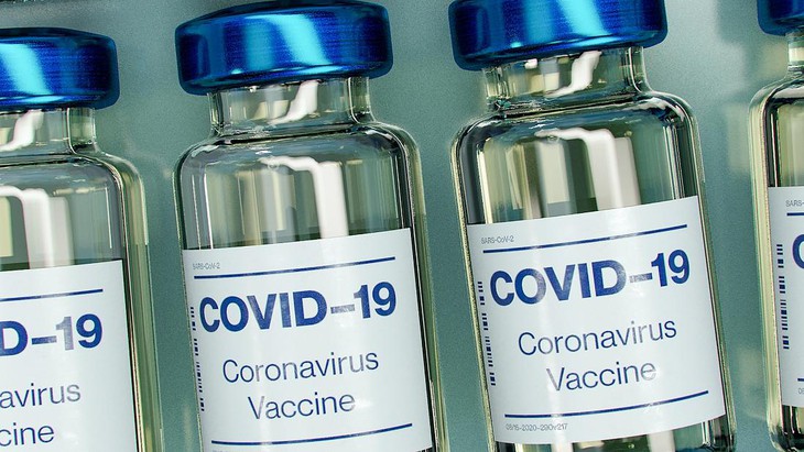 Nghiên cứu tại Anh: Tiêm đủ 2 liều vaccine phòng COVID-19 giảm nguy cơ nhiễm biến thể Delta - Ảnh 1. Tiêm phòng COVID-19 đầy đủ giảm nguy cơ dương tính với biến thể Delta, và giảm nguy cơ lây virus sang cho người khác.