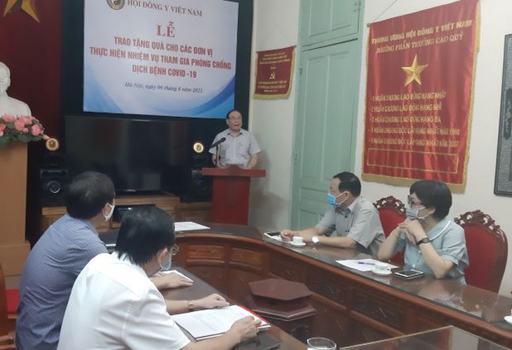 Ngành Đông y góp sức đẩy lùi dịch bệnh COVID-19 - Ảnh 2. Ngành Đông y góp sức đẩy lùi dịch bệnh COVID-19 - Ảnh 2.