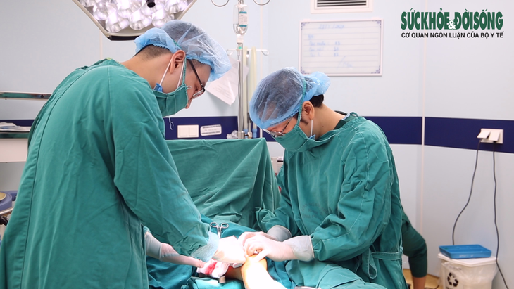 Bé gái đối mặt nguy cơ tử vong sau cơn đau mắt cá chân - Ảnh 3.