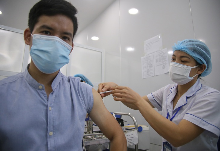 Hà Nội: Chi tiết phân bổ gần 232.000 liều vaccine COVID-19 cho 30 quận, huyện, thị xã - Ảnh 1. Hà Nội: Chi tiết phân bổ gần 232.000 liều vaccine COVID-19 cho 30 quận, huyện, thị xã - Ảnh 1.