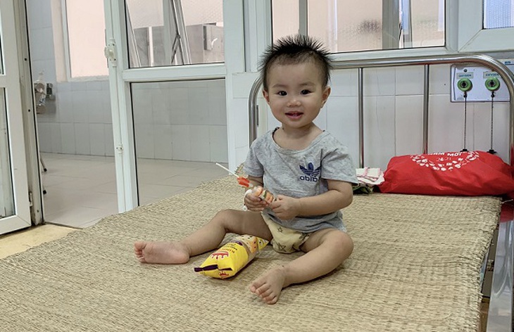 "Chạy đua tử thần" cứu bé gái có trái tim lệch phải - Ảnh 3.