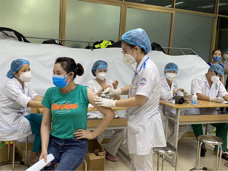 Trưa 14/10: Theo thông tin cập nhật trên Cổng tiêm chủng quốc gia đến trưa ngày 14/10, cả nước đã tiêm được 58,247,071 liều vaccine COVID-19; Các tỉnh Quảng Bình, Bến Tre thêm các F0 Quảng Bình, Bến Tre thêm các F0 - Ảnh 1.