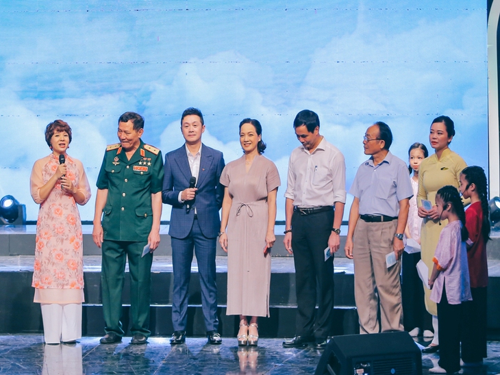 Anh hùng Phạm Tuân: Ai cũng yêu bầu trời của đất nước, quê hương - Ảnh 1.