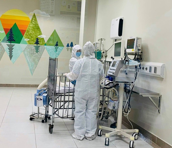 Cứu bé trai 9 tháng tuổi người Nhật bị chấn thương sọ não do ngã khi đang cách ly - Ảnh 1. Cứu bé trai 9 tháng tuổi người Nhật bị chấn thương sọ não do ngã khi đang cách ly - Ảnh 1.