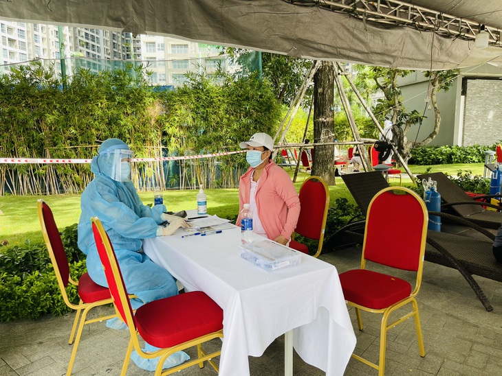 Người dân phấn khởi đi tiêm vaccine ở Công viên đẹp và sang chảnh nhất Sài Gòn - Ảnh 14. Người dân phấn khởi đi tiêm vaccine ở Công viên đẹp và sang chảnh nhất Sài Gòn - Ảnh 14.