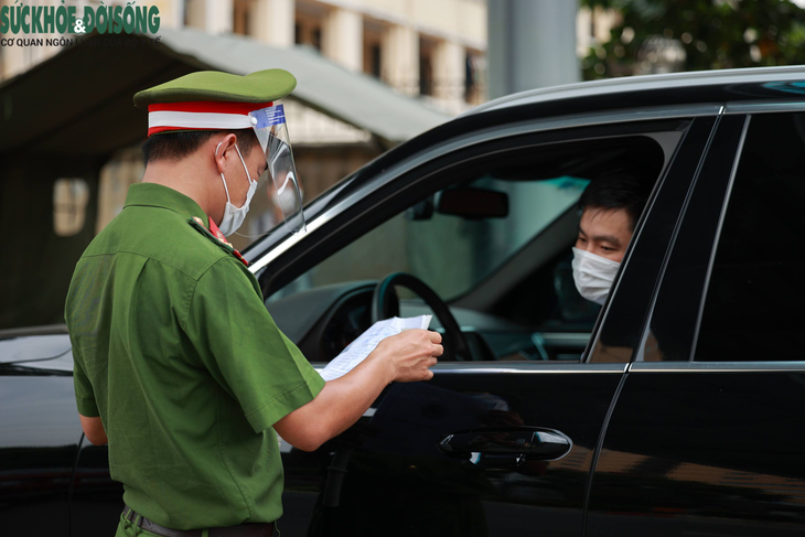 Hà Nội: Nhiều trường hợp cấp và sử dụng giấy đi đường không đúng mục đích - Ảnh 2.