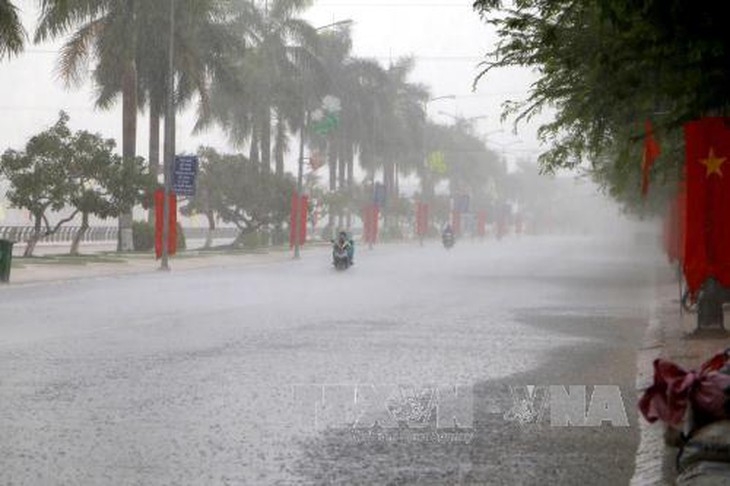 Cảnh báo mưa dông, có khả năng xảy ra lốc, sét, mưa đá tại Hà Nội