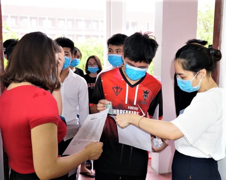 Chuyên gia khuyến cáo cơ hội và rủi ro khi điều chỉnh nguyện vọng xét tuyển đại học - Ảnh 1.