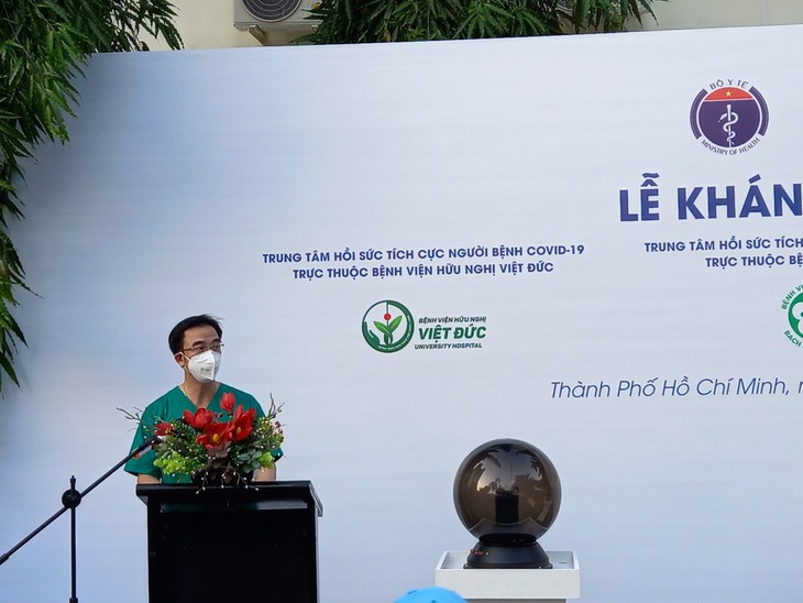 Áp dụng những phương pháp và kỹ thuật tiên tiến nhất để điều trị bệnh nhân COVID-19 nặng - Ảnh 3.