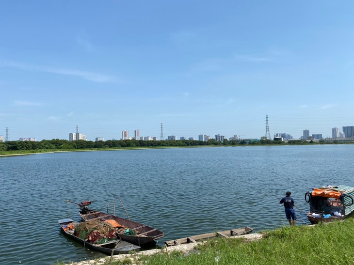 Nhóm người đánh bắt cá chui ở Hà Nội bị truy phạt 27 triệu đồng - Ảnh 3. Nhóm người đánh bắt cá chui ở Hà Nội bị truy phạt 27 triệu đồng - Ảnh 3.