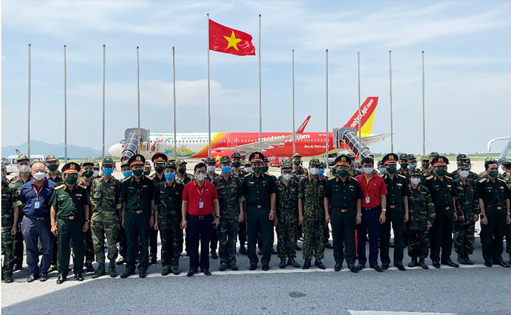Vietjet vận chuyển hàng nghìn y bác sĩ, hàng triệu liều vaccine phòng dịch - Ảnh 2. Vietjet vận chuyển hàng nghìn y bác sĩ, hàng triệu liều vaccine phòng dịch - Ảnh 2.