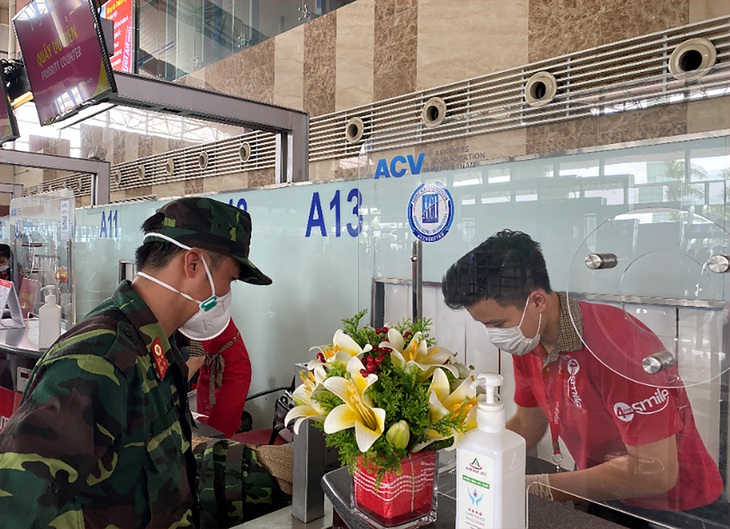 Vietjet vận chuyển hàng nghìn y bác sĩ, hàng triệu liều vaccine phòng dịch - Ảnh 3. Vietjet vận chuyển hàng nghìn y bác sĩ, hàng triệu liều vaccine phòng dịch - Ảnh 3.