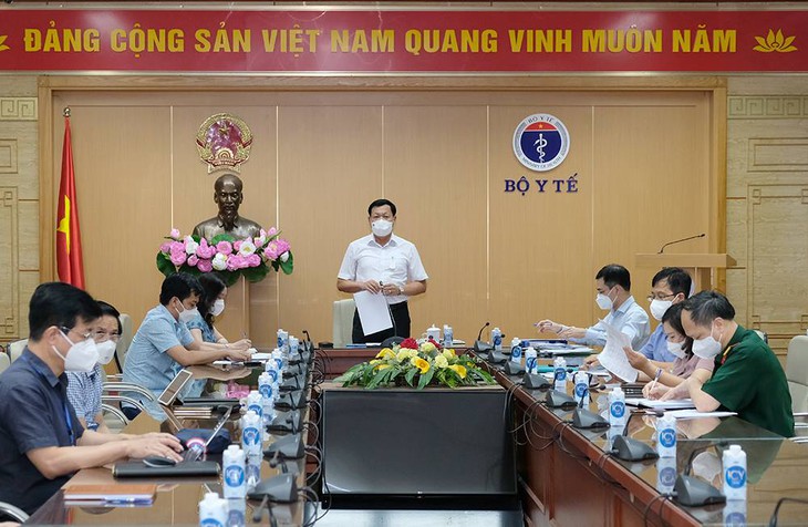 Bộ Y tế sẽ chủ động điều chuyển vaccine COVID-19 ở địa phương tiêm chậm, xem xét đợt phân bổ tiếp - Ảnh 3.