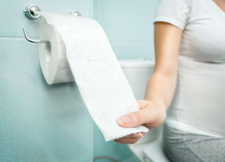 Giảm nhanh đi ngoài ra máu trong bệnh trĩ - Ảnh 1.