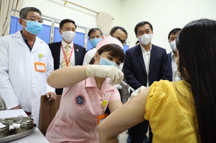 Ngày mai- 10/8, vaccine COVID-19 "made in Việt Nam" Covivac bắt đầu thử nghiệm giai đoạn 2 - Ảnh 1. Ngày mai- 10/8, vaccine COVID-19 "made in Việt Nam" Covivac bắt đầu thử nghiệm giai đoạn 2 - Ảnh 1.