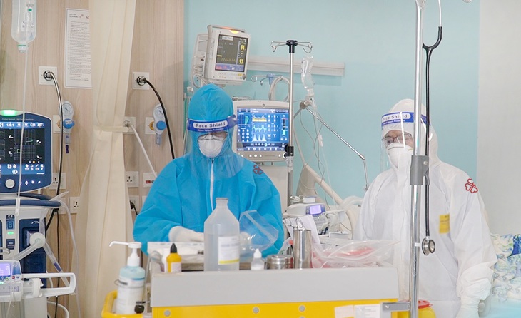 Y tế tư nhân tích cực nhập cuộc điều trị bênh nhân COVID-19 - Ảnh 3.