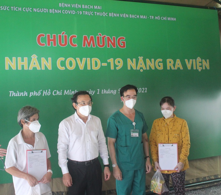 Minh chứng sinh động cho bệnh nhân COVID-19 nguy kịch được chữa khỏi - Ảnh 2. Minh chứng sinh động cho bệnh nhân COVID-19 nguy kịch được chữa khỏi - Ảnh 2.