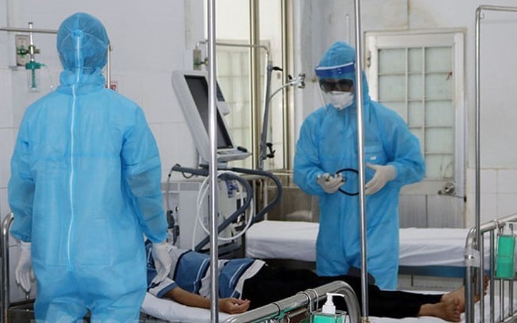 Bác sĩ Bệnh viện Trung ương Huế sát cánh cùng Bến Tre chống dịch