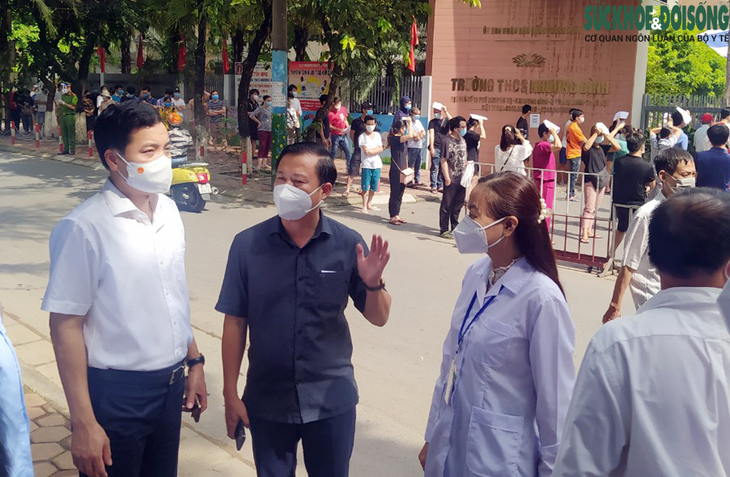 [Ảnh] Hà Nội "chạy đua" với thời gian, "thần tốc" xét nghiệm, tiêm vaccine cho người dân trước 15/9 - Ảnh 2.