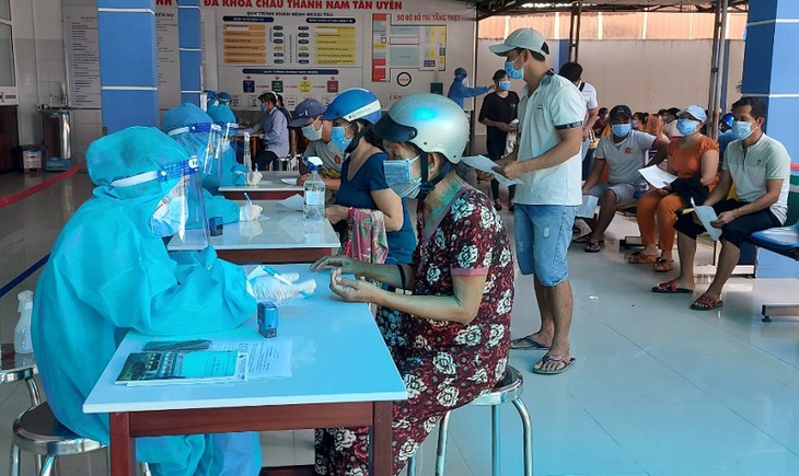 Bình Dương nới lỏng giãn cách một số huyện, thị: Chưa tiêm vaccine chưa được ra đường - Ảnh 3. Bình Dương nới lỏng giãn cách một số huyện, thị: Chưa tiêm vaccine chưa được ra đường - Ảnh 3.