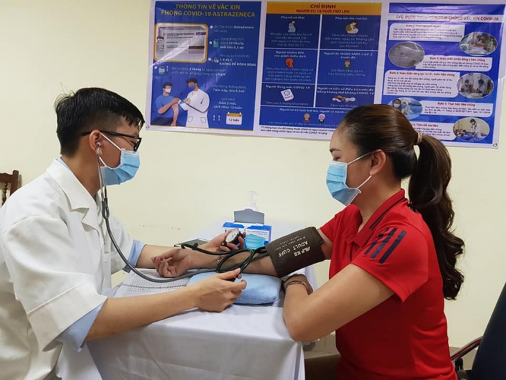 Những trường hợp nào cần phải đo huyết áp khi tiêm vaccine COVID-19? - Ảnh 1. Những trường hợp nào cần phải đo huyết áp khi tiêm vaccine COVID-19? - Ảnh 1.