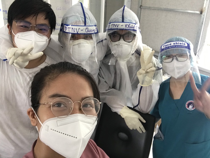 Chuyện của những F0 khỏi bệnh nhưng không xuất viện-Cảm phục y bác sĩ và thương người bệnh mà ở lại - Ảnh 2. Chuyện của những F0 khỏi bệnh nhưng không xuất viện-Cảm phục y bác sĩ và thương người bệnh mà ở lại - Ảnh 2.