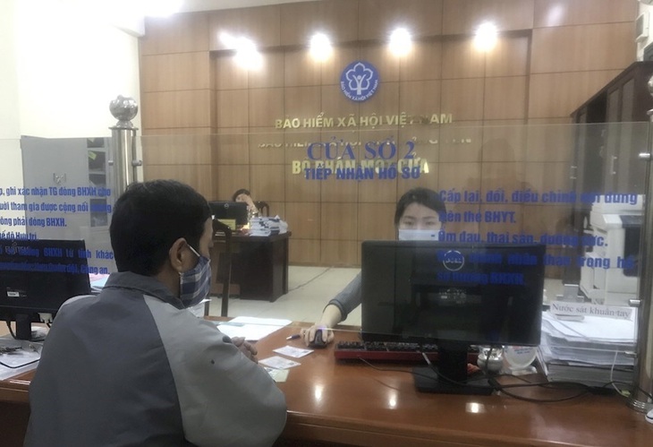 Cần biết: Cách đóng tiếp BHXH tự nguyện, gia hạn BHYT trên ứng dụng trực tuyến của ngân hàng - Ảnh 1. Cần biết: Cách đóng tiếp BHXH tự nguyện, gia hạn BHYT trên ứng dụng trực tuyến của ngân hàng - Ảnh 1.