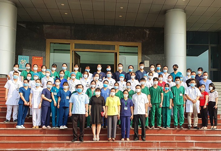 Gần 1000 y bác sĩ BV Bạch Mai hỗ trợ thủ đô chống dịch - Ảnh 4. Gần 1000 y bác sĩ BV Bạch Mai hỗ trợ thủ đô chống dịch - Ảnh 4.