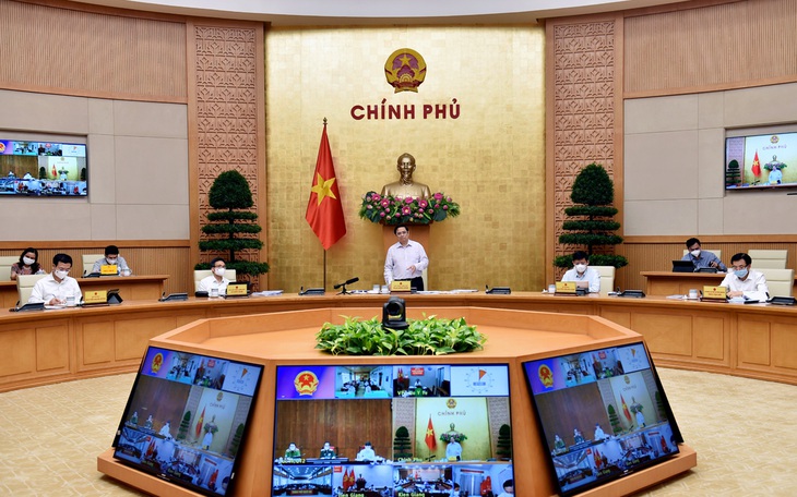 Thủ tướng: Người dân phải được tiếp cận y tế từ sớm, từ xa, từ cơ sở nếu không hệ thống y tế sẽ quá tải