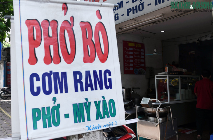 Hà Nội: Phở bò, cơm rang, bún ốc... đắt hàng ở "vùng xanh" Gia Lâm - Ảnh 8.