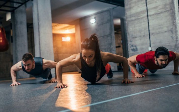 Hiệu quả tuyệt vời bài hít đất và plank - Ảnh 3. Hiệu quả tuyệt vời bài hít đất và plank - Ảnh 3.