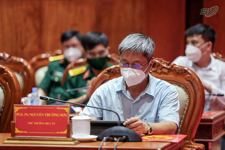 Thứ trưởng Bộ Y tế Nguyễn Trường Sơn: Tiền Giang cần tập trung 6 nhóm vấn đề để kiểm soát dịch COVID-19 - Ảnh 2. Thứ trưởng Bộ Y tế Nguyễn Trường Sơn: Tiền Giang cần tập trung 6 nhóm vấn đề để kiểm soát dịch COVID-19 - Ảnh 2.