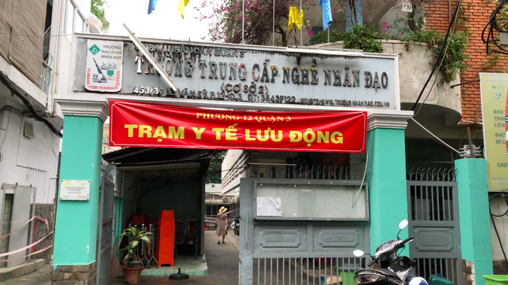 TP Hồ Chí Minh: Sáng đèn 24/24, Trạm Y tế lưu động quyết tâm thu hẹp vùng đỏ, mở rộng vùng xanh - Ảnh 1.