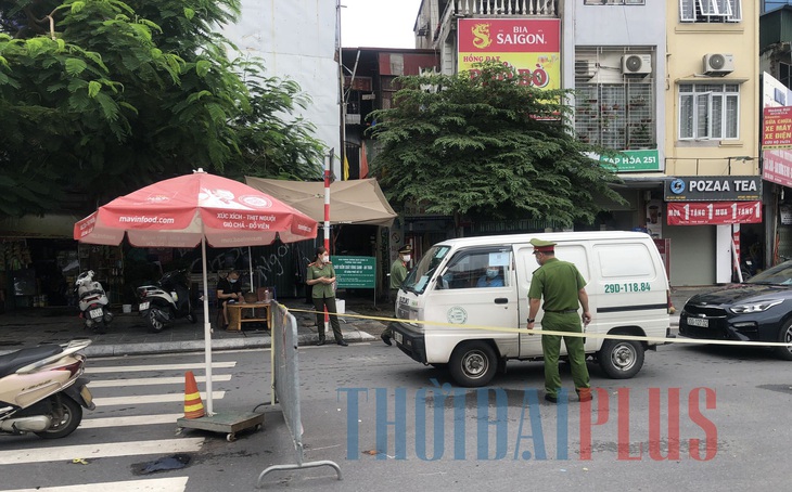 Để khách xếp hàng tấp nập, cửa hàng bánh trung thu Bảo Phương bị đóng cửa - Ảnh 4.