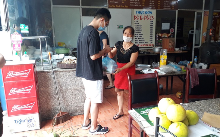Trải lòng của những chủ quán hơn 2 tháng 'cửa đóng then cài' nay được hoạt động trở lại