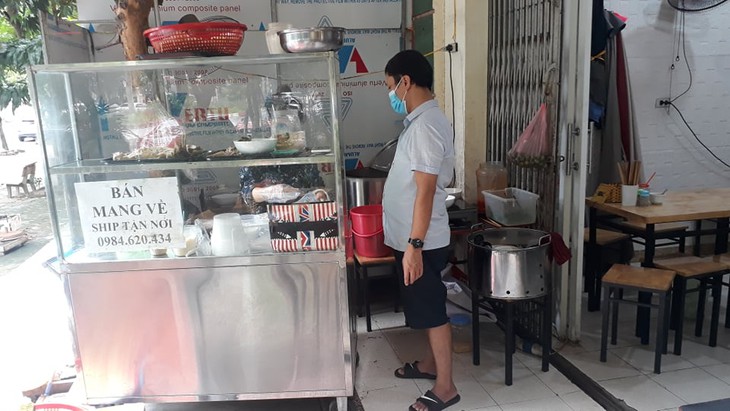 Hàng quán Hà Nội, ngày đầu được mở cửa sau giãn cách - Ảnh 3.