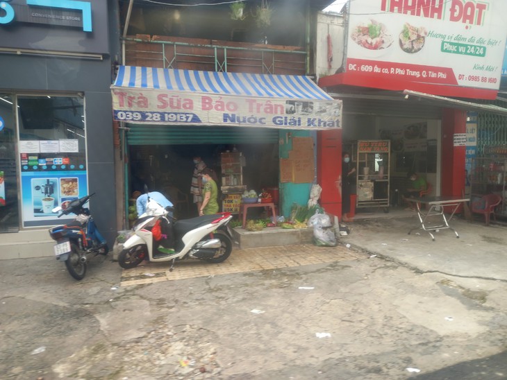 TP.HCM nhiều cơ sở, ngành nghề hoạt động trở lại gắn với phòng, chống COVID-19 - Ảnh 4. TP.HCM nhiều cơ sở, ngành nghề hoạt động trở lại gắn với phòng, chống COVID-19 - Ảnh 4.