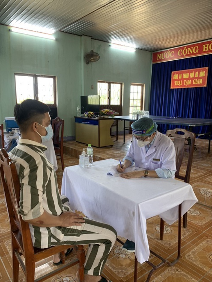 Gần 1000 can, phạm nhân được tiêm ngừa vaccine COVID-19 - Ảnh 2.