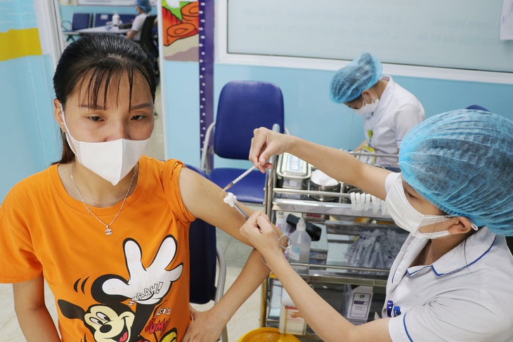 Tiêm vaccine phòng COVID-19 an toàn cho các bà bầu trên 13 tuần - Ảnh 7. Tiêm vaccine phòng COVID-19 an toàn cho các bà bầu trên 13 tuần - Ảnh 7.
