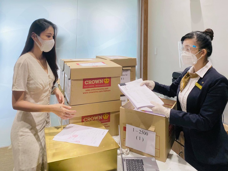 Công Vinh – Thủy Tiên tuyên bố sẽ kiện tất cả những ai vu khống ăn chặn tiền từ thiện - Ảnh 2. Công Vinh – Thủy Tiên tuyên bố sẽ kiện tất cả những ai vu khống ăn chặn tiền từ thiện - Ảnh 2.