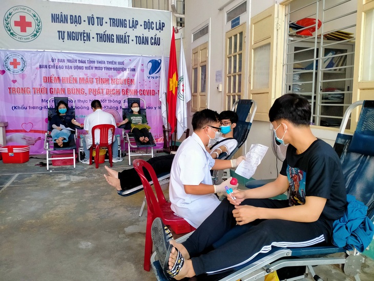 Huế cố định điểm hiến máu, khắc phục tình trạng khan hiếm máu điều trị do dịch COVID-19 - Ảnh 2.