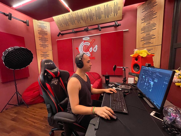 Sống khác mùa COVID-19: DJ Trần Tuấn Khang thấy sống chậm lại khi ở nhà chống dịch - Ảnh 7. Sống khác mùa COVID-19: DJ Trần Tuấn Khang thấy sống chậm lại khi ở nhà chống dịch - Ảnh 7.