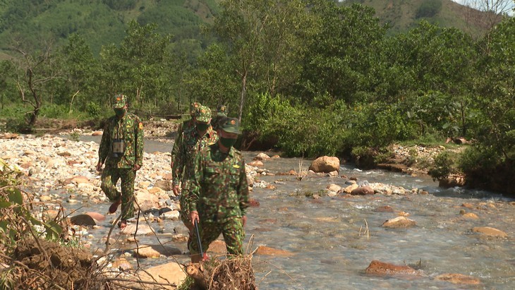 Những chiến sĩ “vượt nắng, thắng mưa” nơi tuyến đầu chống dịch ở Thừa Thiên Huế - Ảnh 5.