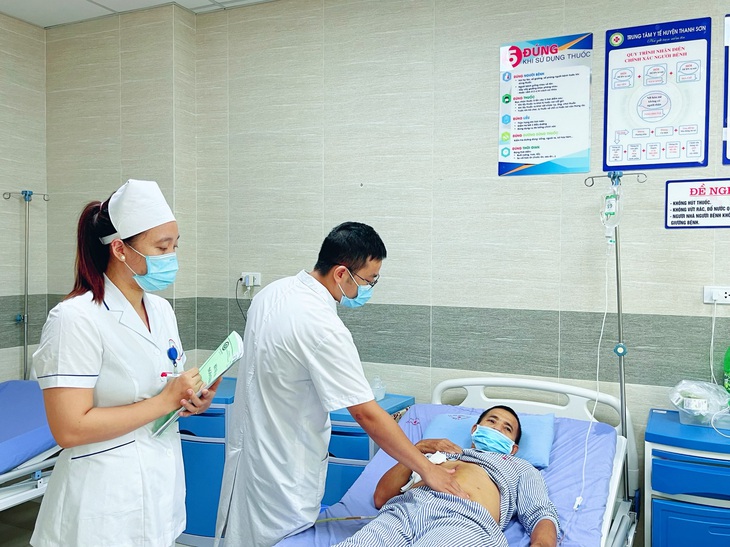 Phẫu thuật thành công trường hợp tắc ống mật chủ do sỏi tái phát - Ảnh 3.