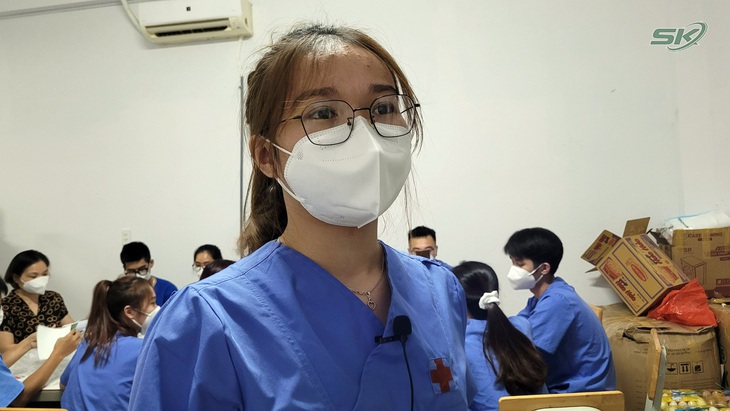 Thầy thuốc trẻ trong khu cách ly tập trung và mong muốn có một Tết Trung thu ấm áp nơi tâm dịch - Ảnh 4.
