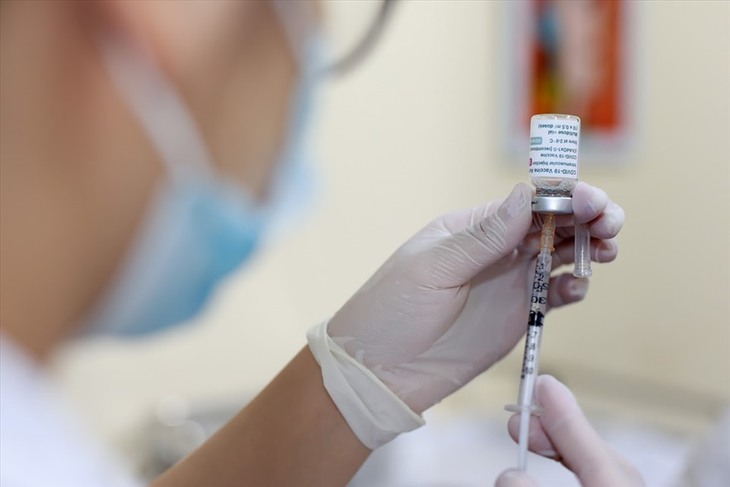 Trưa 21/9: Cả nước đã tiêm trên 35,1 triệu liều vaccine COVID-19; Hà Nam thêm 12 F0 - Ảnh 1. Trưa 21/9: Cả nước đã tiêm trên 35,1 triệu liều vaccine COVID-19; Hà Nam thêm 12 F0 - Ảnh 1.