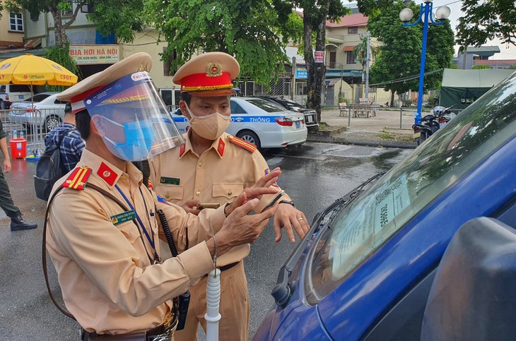 Hà Nội: Phạt hơn 1.500 người vi phạm phòng, chống dịch ngày đầu nghỉ lễ - Ảnh 2.